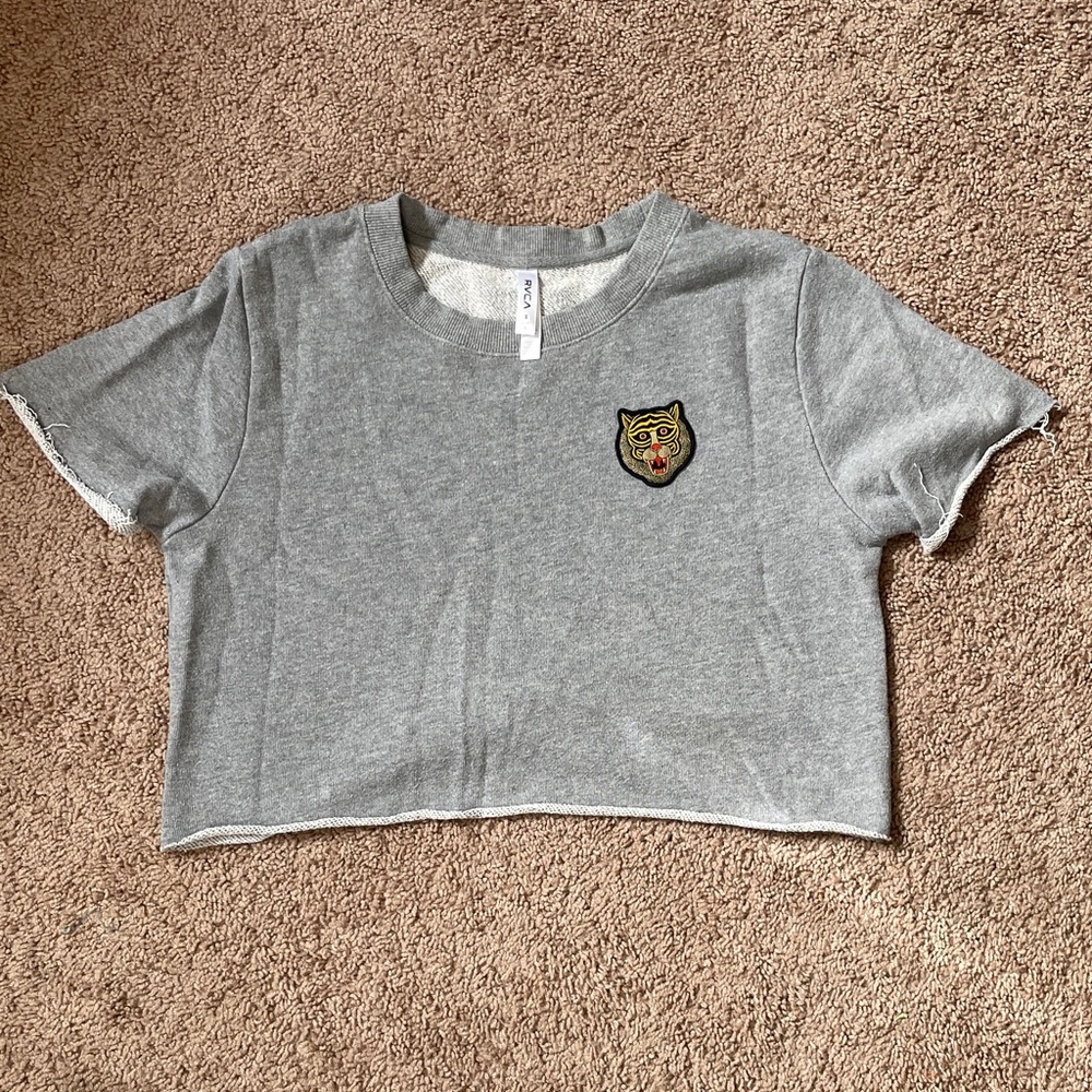 RVCA woman’s sweatshirt/T-Shirt with Embroidered Tiger Patch